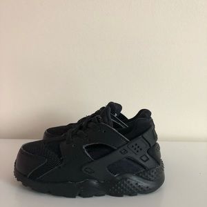 Toddler Huarache Nike’s black